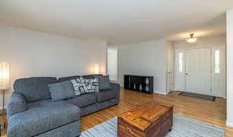 991 Cortland Dr, Apple Valley, MN 55124