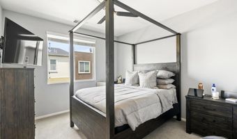 225 Royal Gln Unit #410, Escondido, CA 92025