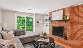 2647 S KENT St, Arlington, VA 22202