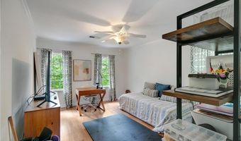 813 Lakeshore Dr, Berkeley Lake, GA 30096