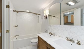 364 Bellevue Ave D3, Newport, RI 02840