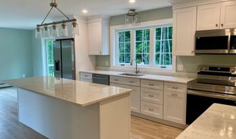 47 Woodbrey Ln, Standish, ME 04084