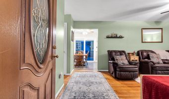 46 Bowline St, Beachwood, NJ 08722