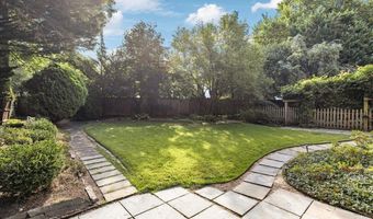 5013 WORTHINGTON Dr, Bethesda, MD 20816