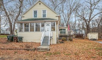 16 Russell St, Amesbury, MA 01913