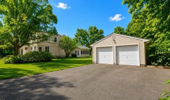 138 Church St, Belford, NJ 07718