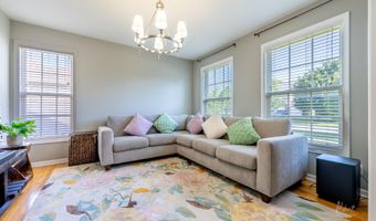 2321 Sundown Dr, Ames, IA 50014