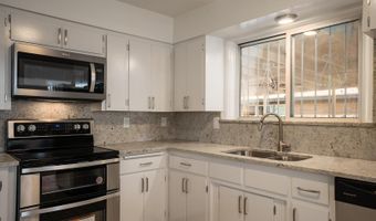 425 Graceland Dr SE, Albuquerque, NM 87108