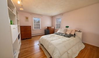 10 Corbin Cir, Branford, CT 06405