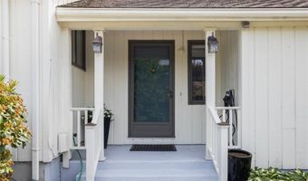 8 SCHOOL HOUSE Rd, Narragansett, RI 02882