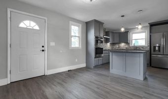 33 School St, Ashville, OH 43103