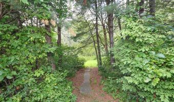 8 Beckmann Ln, Nashua, NH 03062