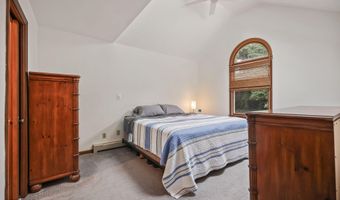 13 Swartzel Dr, Middletown, NJ 07748