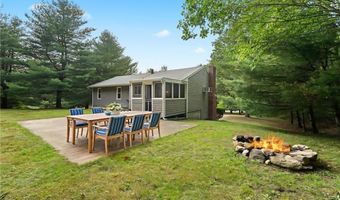 34 Winsor Ave, Johnston, RI 02919