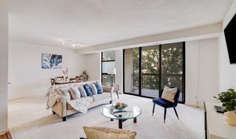 1016 S WAYNE St 406, Arlington, VA 22204