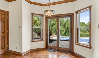 6743 Meadowgreen Dr, Indianapolis, IN 46236