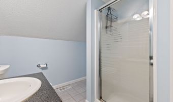 33 Roxbury Ct, Cheshire, CT 06410
