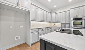 17 Sandhurst Dr, Bella Vista, AR 72714