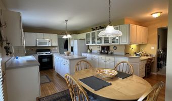 1850 White Oak Dr, Algonquin, IL 60102