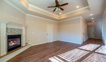 105 NE Larkspur Ln, Bentonville, AR 72712
