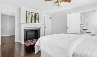 1382 Hope St, Bristol, RI 02809