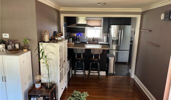 76 Poplar Dr, Cranston, RI 02920
