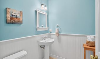 4 Hollyhock Knoll Ct 4, Bourne, MA 02532