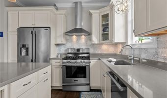 50 Kettle Point Ave 50, East Providence, RI 02914