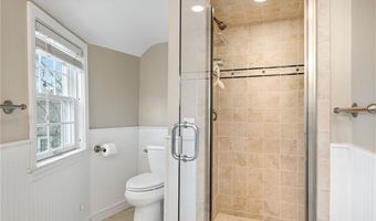 20 Elmsgate Way, East Providence, RI 02916