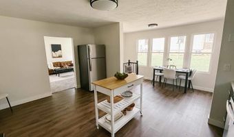 206 8th St, Alton, IA 51003