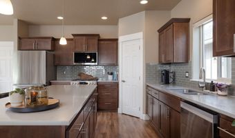 62905 DANIEL Rd, Bend, OR 97701