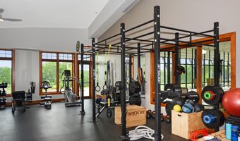 102 PHOEBE Ct, Lake Frederick, VA 22630