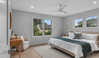24 Perry Ave, Middletown, RI 02842