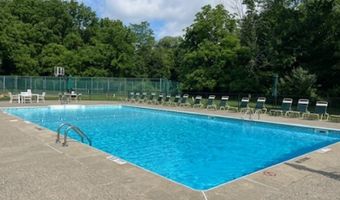 355 Mohegan Ci, Andover, NJ 07848