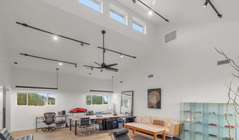 1818 New York Dr, Altadena, CA 91001