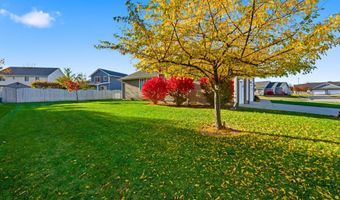 912 10th Avenue Pl, Altoona, IA 50009