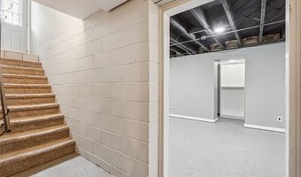 3109 Holcomb Ave, Des Moines, IA 50310