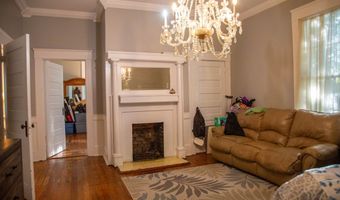 66 Weaver St, Baxley, GA 31513