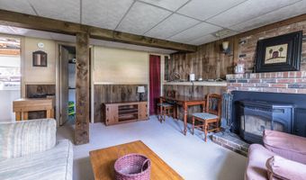 14 Hotchkiss Dr, Bristol, CT 06010
