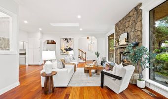 320 Cliff Dr, Aptos, CA 95003