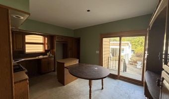 91 W 57TH St, Bayonne, NJ 07002