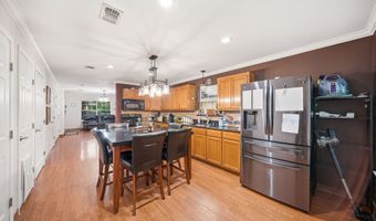 902 Travis Ave, Alvarado, TX 76009