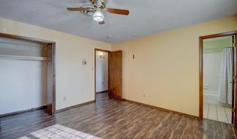 6348 Avenida La Costa NE, Albuquerque, NM 87109