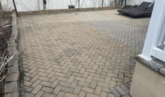 385 Brookfield Ave, Staten Island, NY 10308