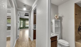 839 Shady Grv, Adkins, TX 78101