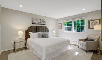 3820 WINTERSET Dr, Annandale, VA 22003