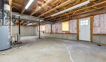 5 Sweet Corn Dr, Cranston, RI 02921