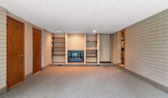 5531 LONG Ct, Appleton, WI 54914