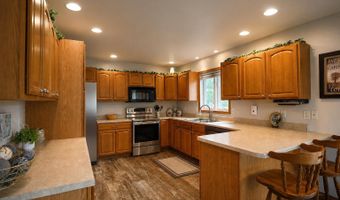 705 SW 13th Ave, Aberdeen, SD 57401