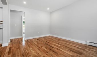 1008 Toll Gate Rd, Warwick, RI 02886